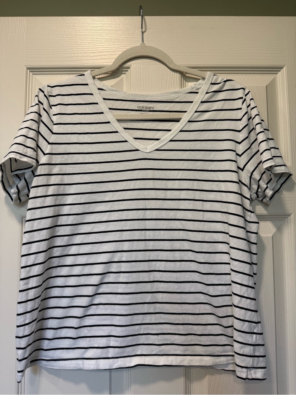Pair of Old Navy Women’s Everywear Tees
